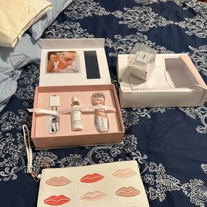 Glo pro/and lip head with case  in box. Experimented with just a time or two.